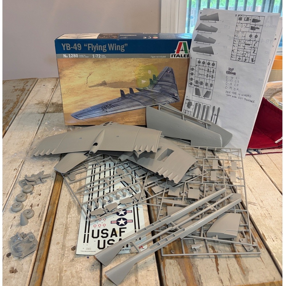 Italeri YB-49"Flying Wing" 1:72 Scale Model Kit No. 1280 USAF Aircraft Complete